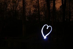 Myokarditida versus očkování proti covid-19 ve srovnání s následky po prodělání